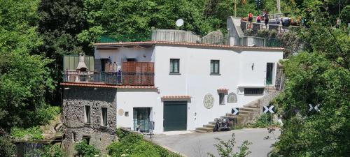 Casa Vacanze O'Mulin Ravello via fiume 2 incrocio Pontone — 4-Star Luxury Hotel in Ravello, Italy