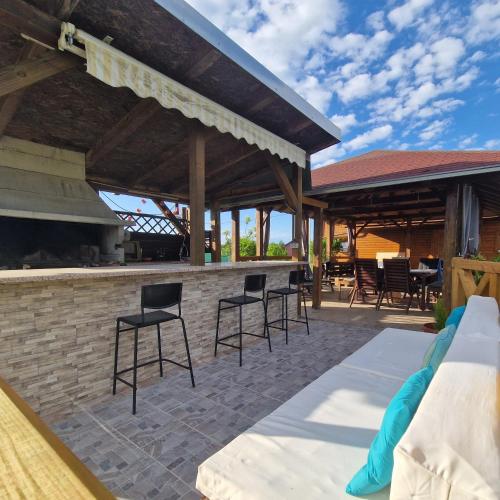 DRiM Wood House no party house — 4-Star Luxury Hotel in Lasinja, Croatia