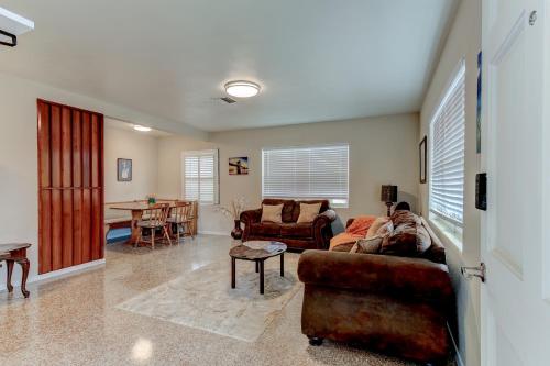 Downtown Duplex B Private Yard Great Location — hotel in Sanford