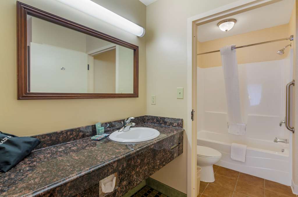 Best Western North Roanoke - photo 21