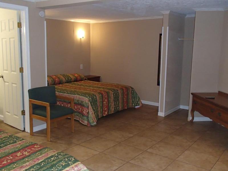 Catalina Motel - photo 8