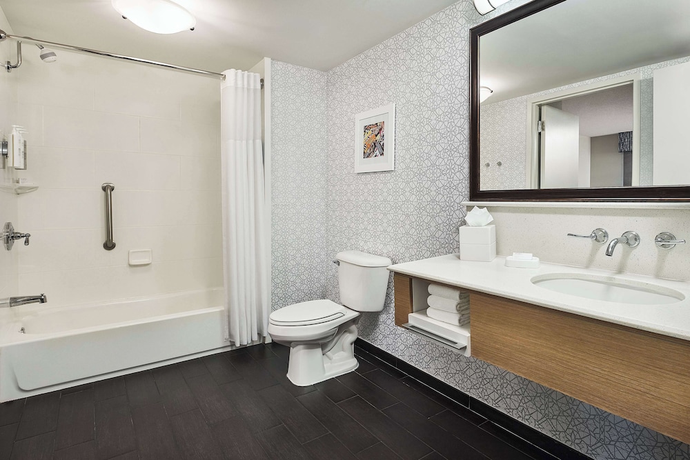 Hampton Inn & Suites Hershey Near The Park - photo 27
