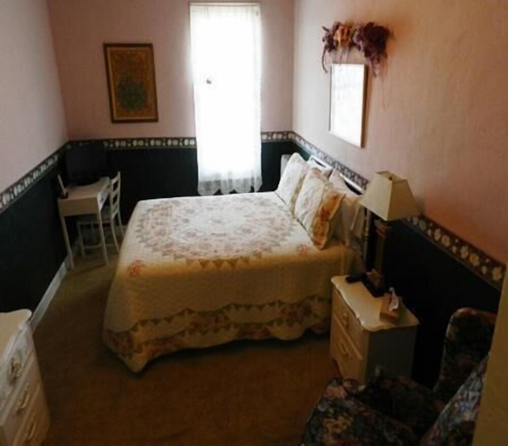 La Plaza Inn - photo 12