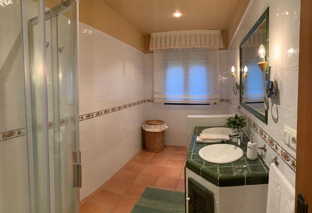 Chalet Rural Toñita 400 m playa piscina barbacoa chimenea — 4-Star Luxury Hotel in Bueu, Spain