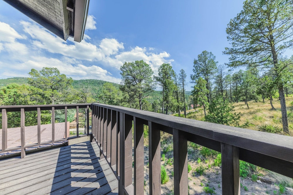 Castle House by Ruidoso Vacation Rentals — 4-Star Luxury Hotel in Ruidoso, United States