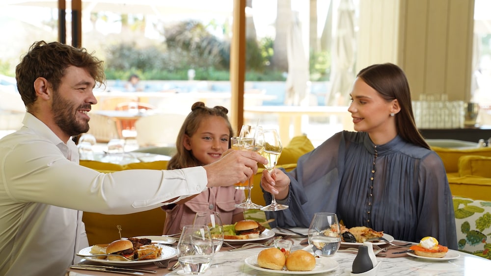 מזון ומשקאות