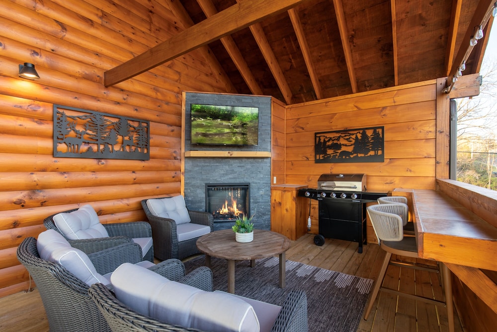Parkway Paradise w Private Hot Tub - photo 46