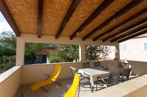 Apartman Marel — 4-Star Luxury Hotel in Zrnovnica, Croatia