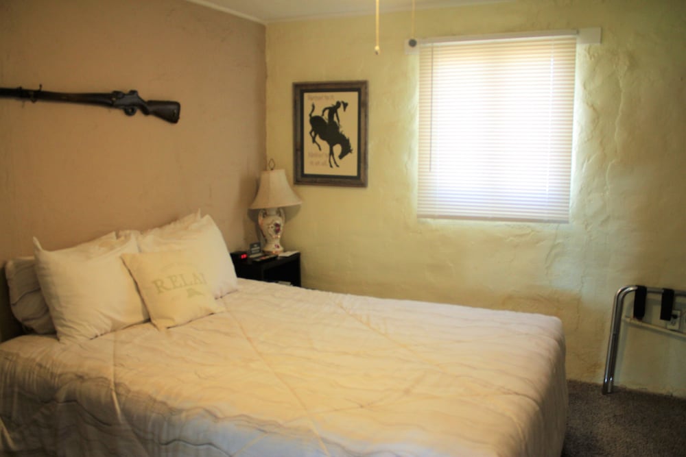 Shep's Miners Inn - photo 17