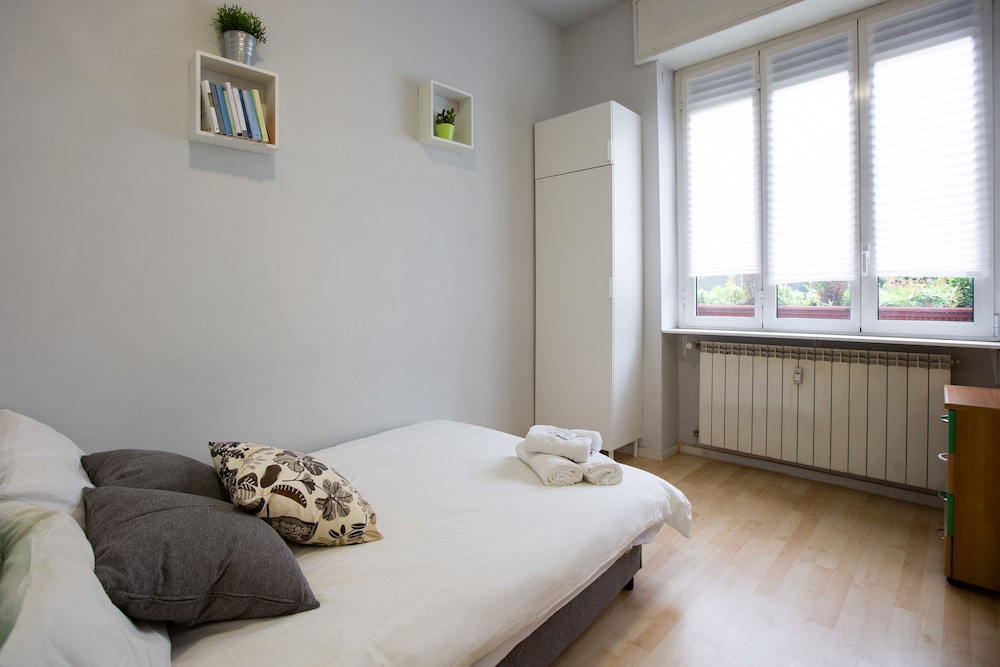 Home Hotel Veniero 12 — Milan