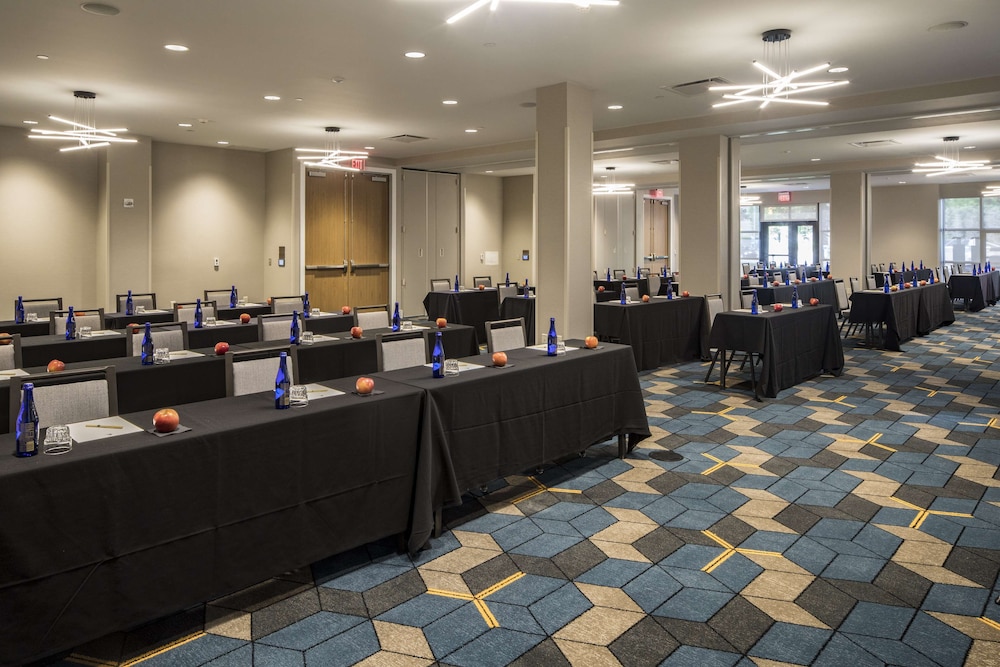 DoubleTree by Hilton Hotel & Suites Pittsburgh Downtown - photo 66