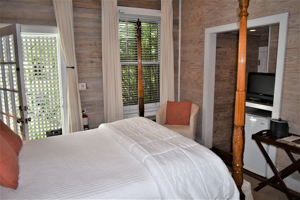 Simonton Court Historic Inn & Cottages - photo 70