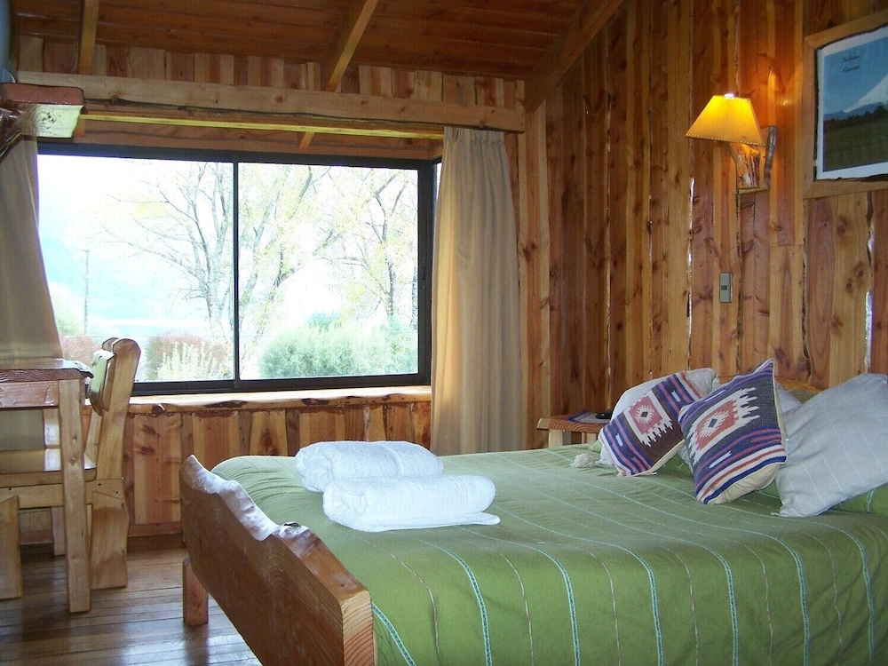 Hotel Caba as Rucapillan in Panguipulli, Chile