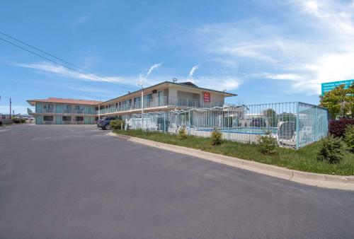 Budget Inn Yakima - photo 19