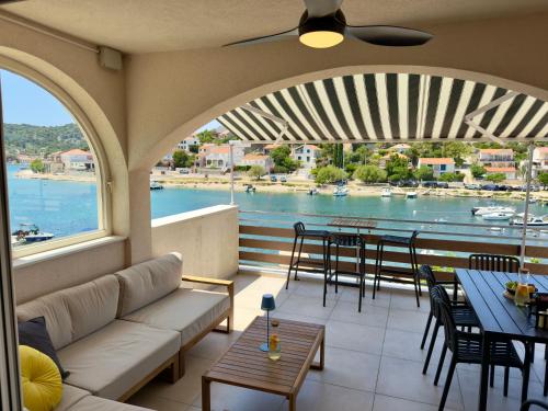 Apartment TerraSea Tisno — 4-Star Luxury Hotel in Tisno, Croatia