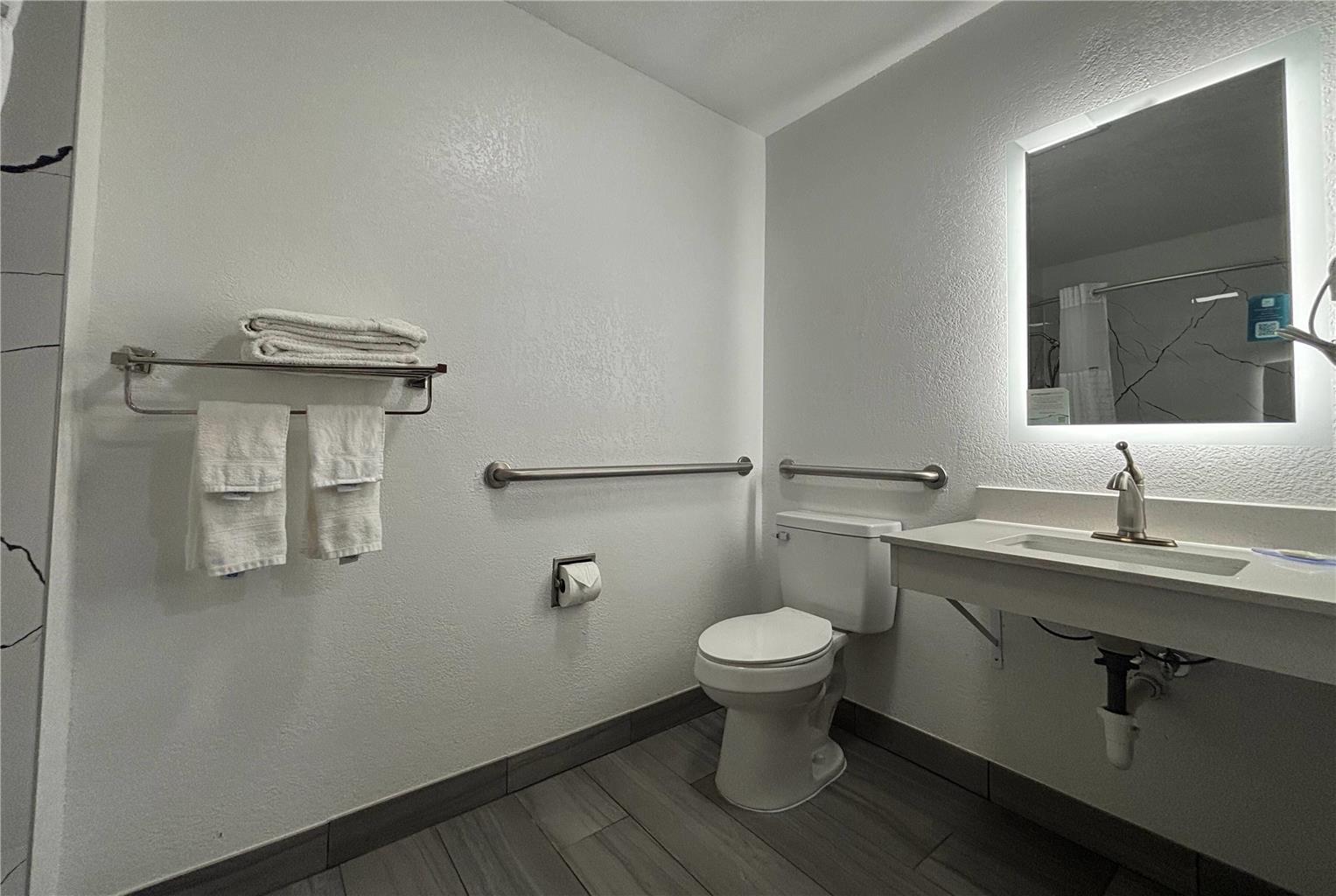 Super 8 by Wyndham Peoria - photo 27