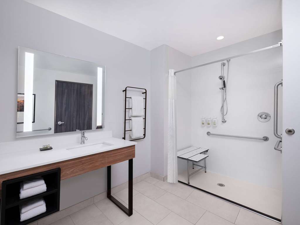 La Quinta by Wyndham Chelsea Birmingham - photo 11