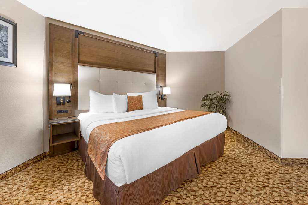 Best Western Plus Mill Creek Inn - photo 12
