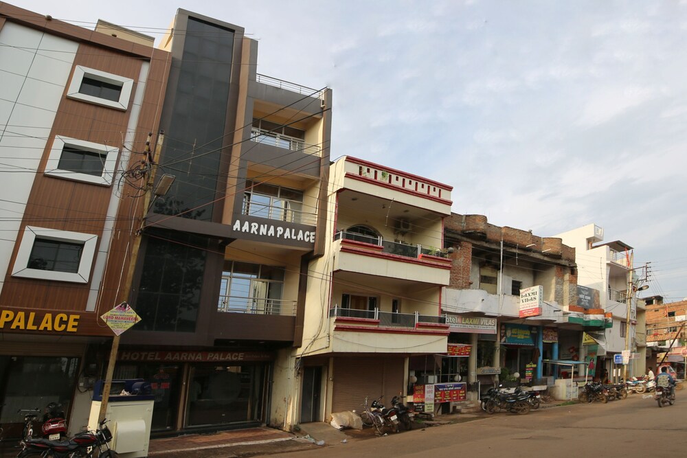 OYO 48533 Hotel Aarna Palace in Murwara, India