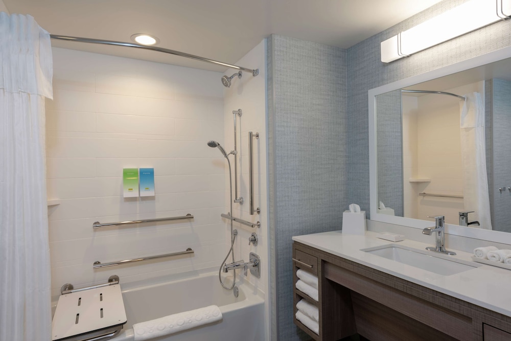 Home2 Suites by Hilton Indianapolis Airport - photo 25