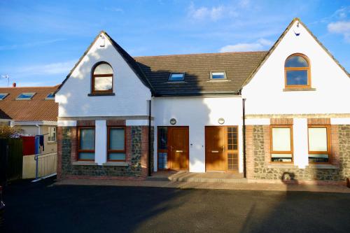 Atlantic View Coach House Tourist Board Approved — 4-Star Luxury Hotel in Portstewart, United Kingdom