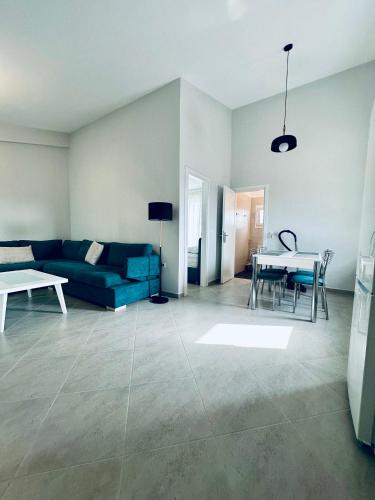 Aris Apartment — 4-Star Luxury Hotel in Nea Peramos, Greece
