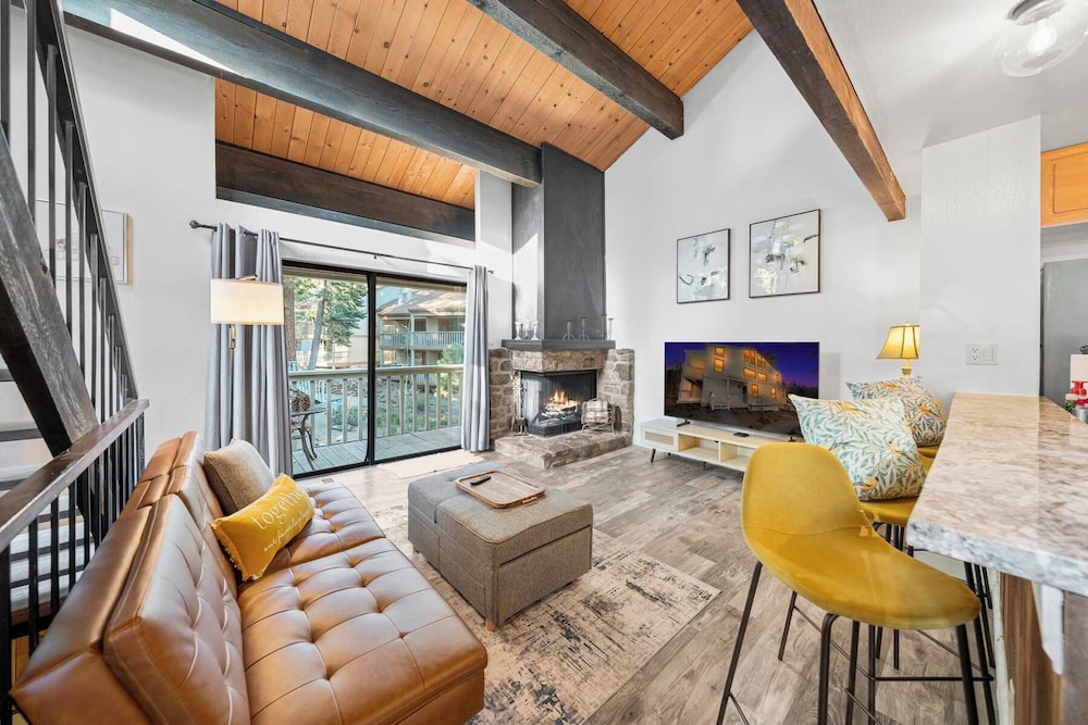 Kingswood Village Escape For 4 — 4-Star Luxury Hotel in Kings Beach, United States