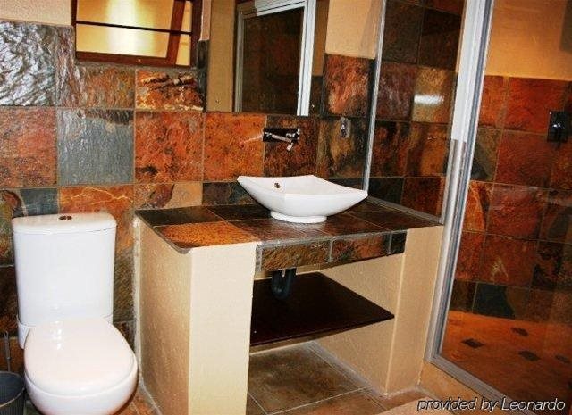 Nomndeni View Lodge — 4-Star Luxury Hotel in Nelspruit, South Africa