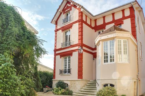 Maison Carteret a 10 Mn Lac du Der Plages Port Casino Confort Et Calme Jardin Bbq — hotel in Montier-En-Der