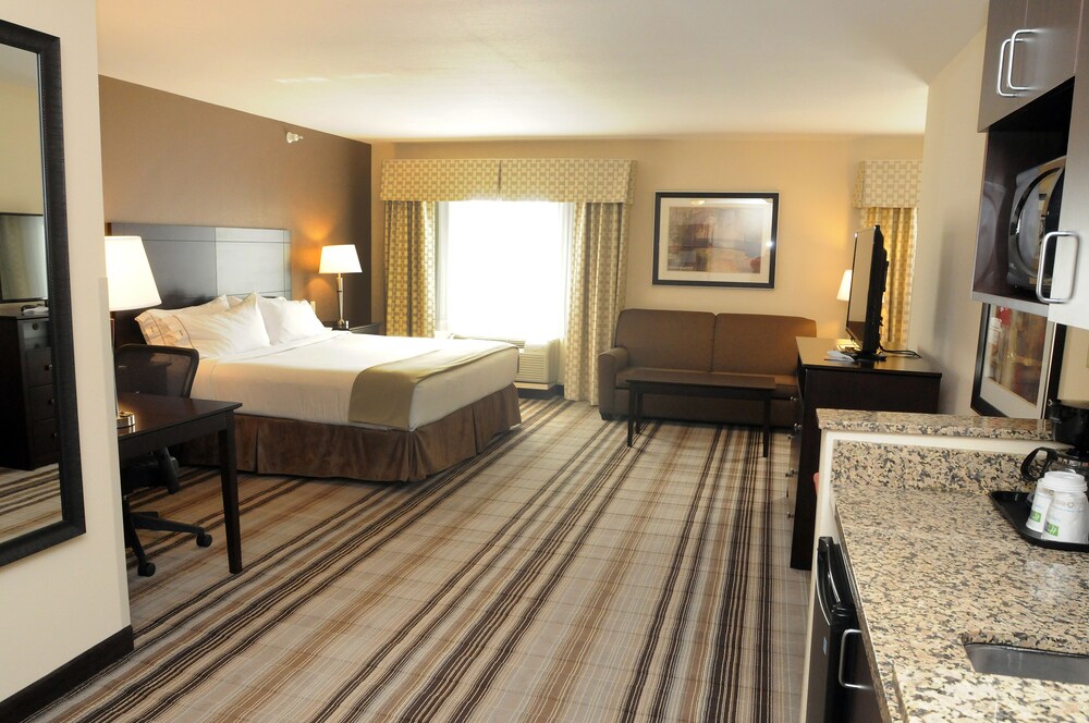 Holiday Inn Express & Suites Cambridge by IHG - photo 13