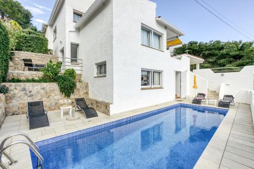 Punta Montgó in L'escala, Spain