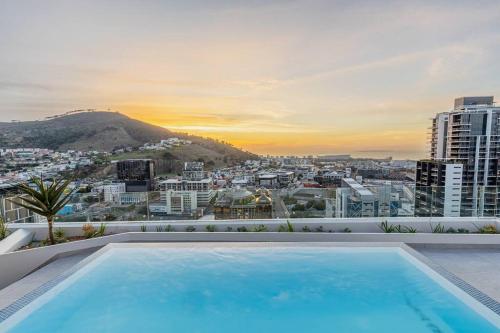 Luxe with City Vista at The Rubik