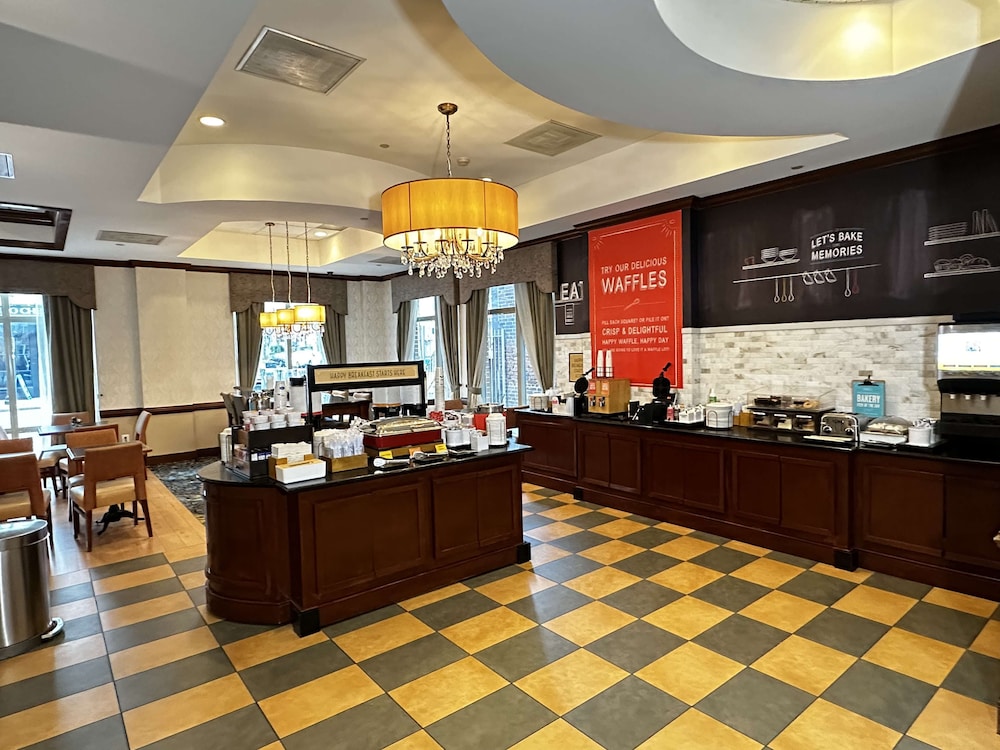 Hampton Inn Alexandria Old Town King St. Metro - photo 29