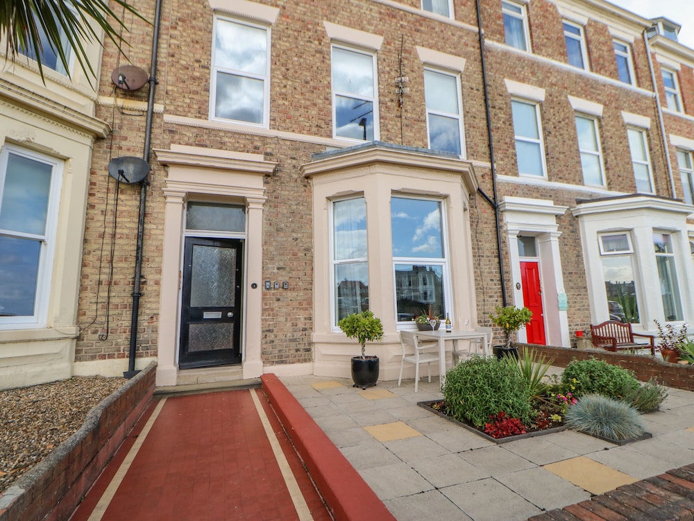 Grand Sea View — 4-Star Luxury Hotel in North Shields, United Kingdom