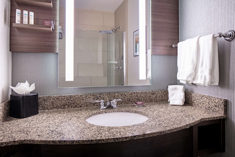 Hilton Garden Inn Manhattan - photo 17