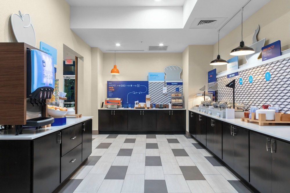 Holiday Inn Express & Suites Leander by IHG - photo 28
