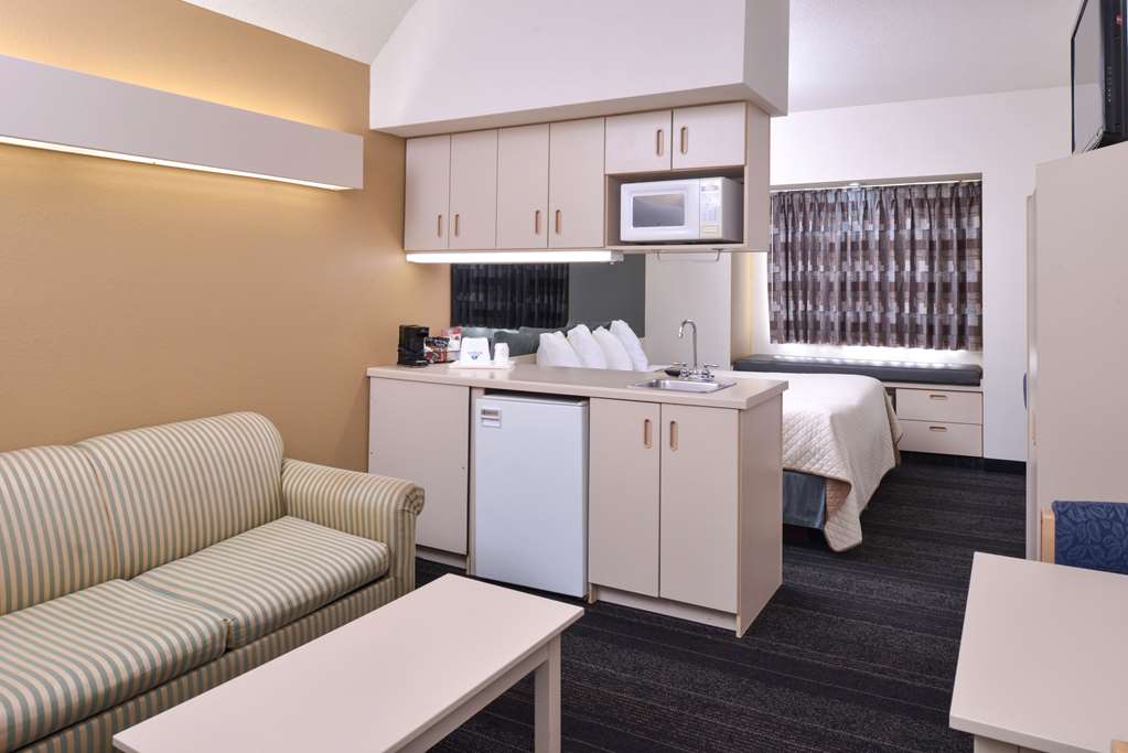 Americas Best Value Inn & Suites Maryville - photo 12
