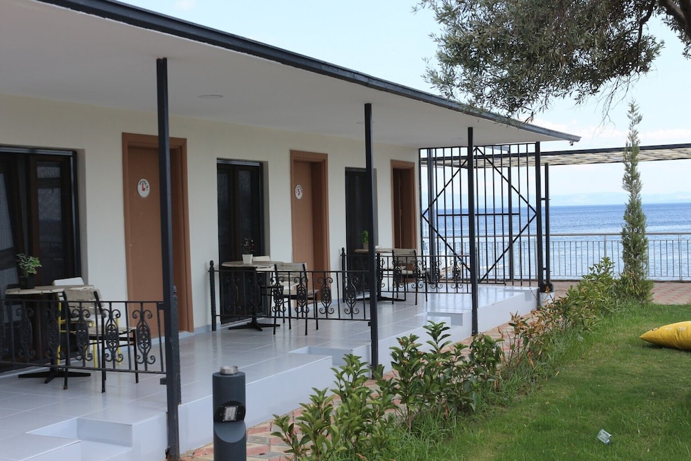 Address Küçükkuyu in Ayvacik, Turkey