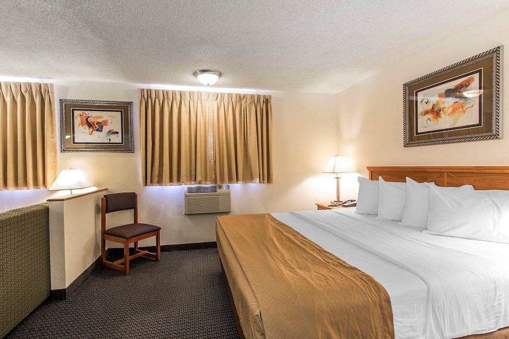 Brentwood Inn - photo 8