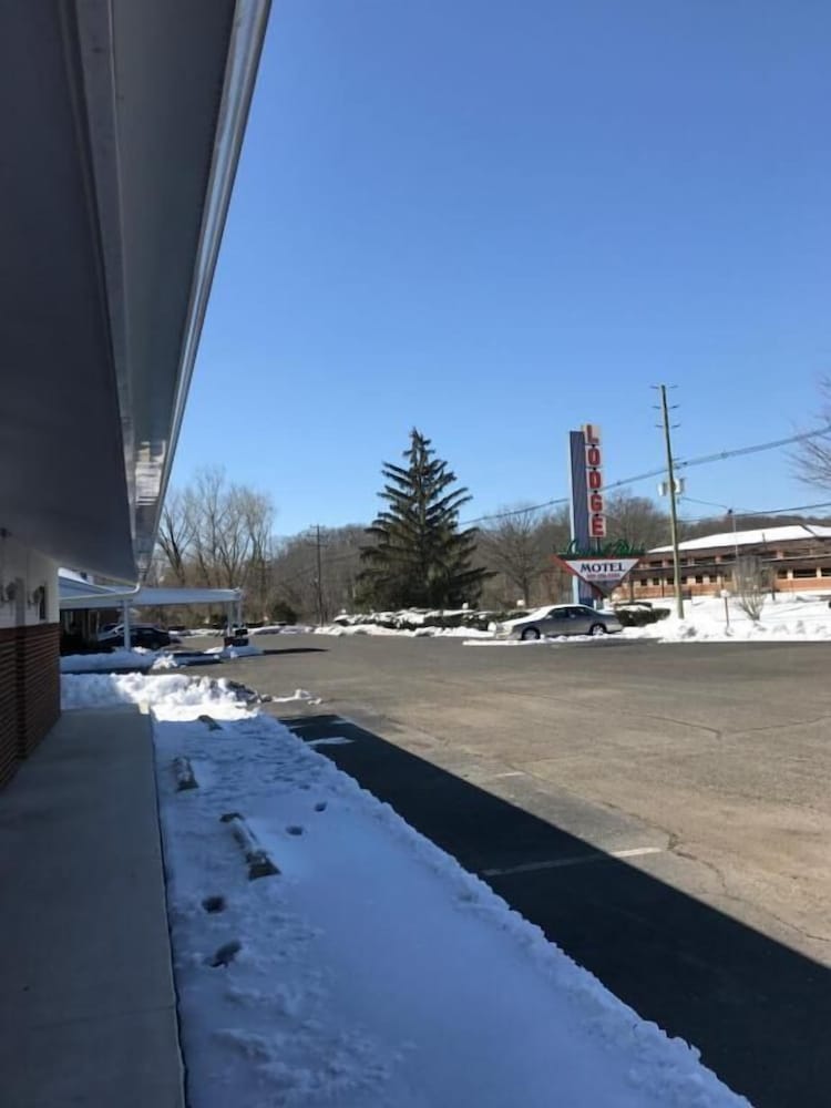 Laurel Notch Motel - photo 15