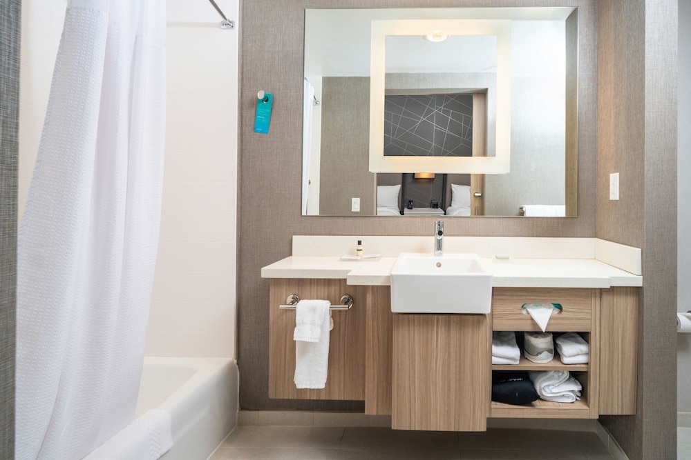 SpringHill Suites by Marriott Kenosha - photo 34