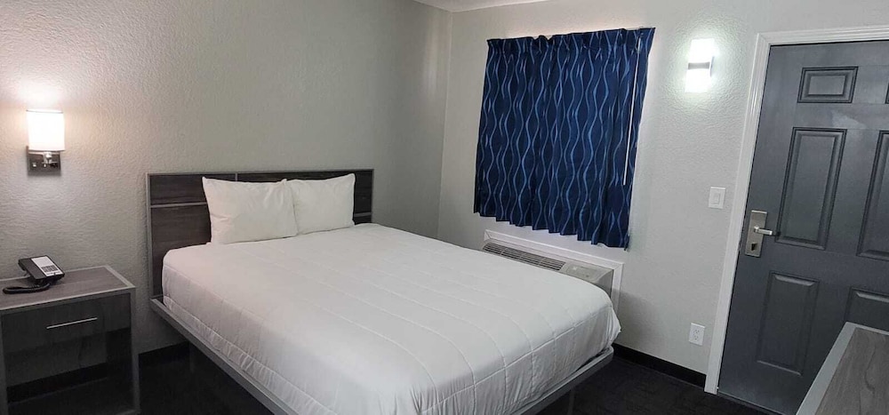 Green Country Inn - photo 13