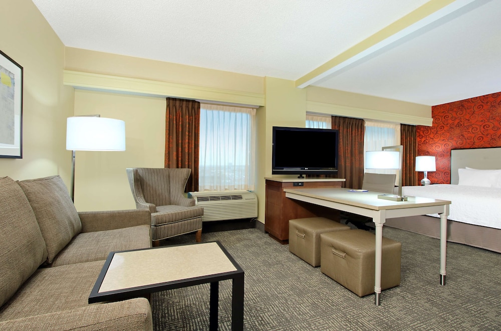 Hampton Inn & Suites Columbus Downtown - photo 23