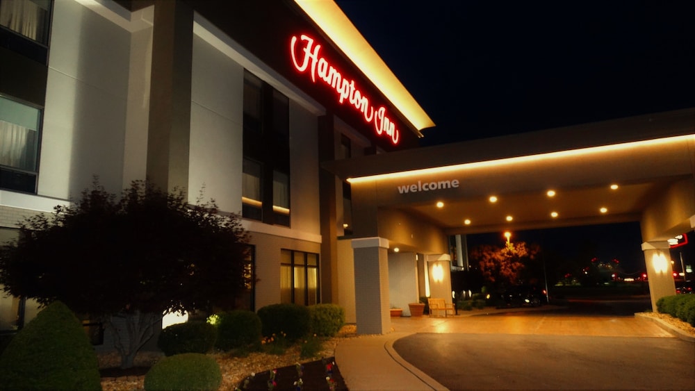 Hampton Inn Carbondale - photo 37