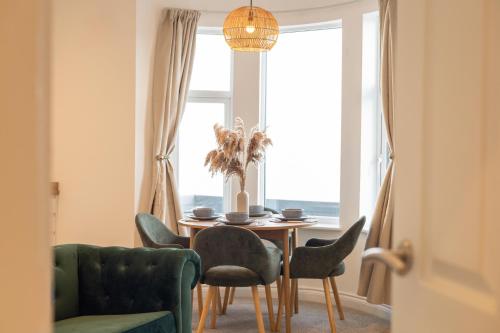 Apartment 4 King's Court