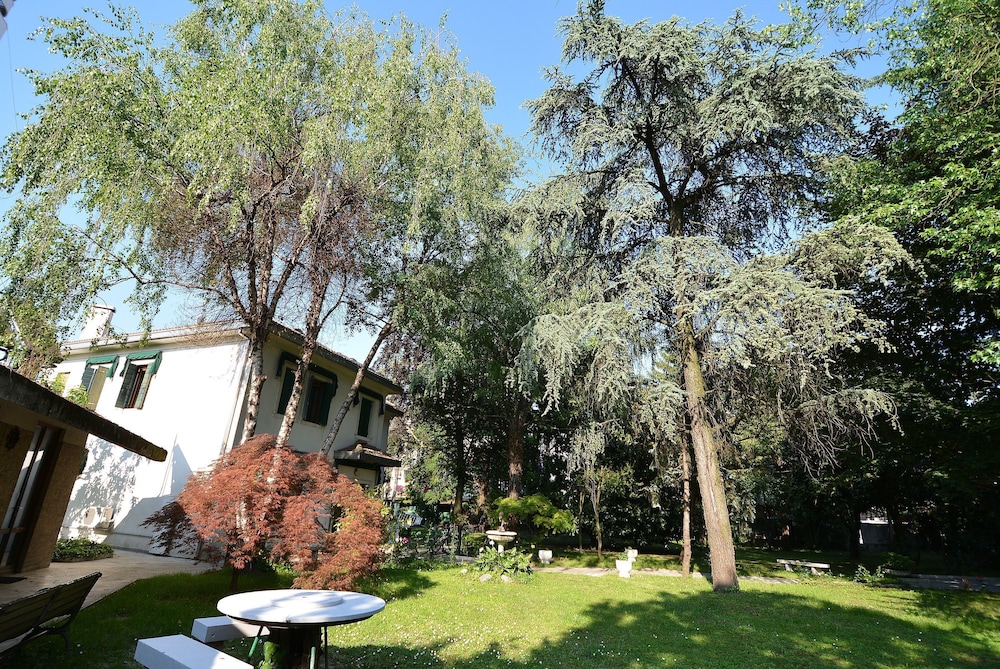 Chiara - carbon neutral hotel in Mestre