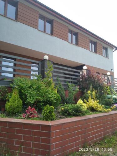 Hotelik rodzinny 365 pokoje z łazienkami i PARKINGIEM in Lodz, Poland