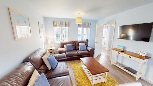 Willow Cottage Part of the The Bay Filey Holiday Village with pool gym and direct beach access pub restaurant tennis and meadows walks