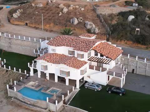 Villa Casa Blanca — 4-Star Luxury Hotel in Las Palmas, Mexico