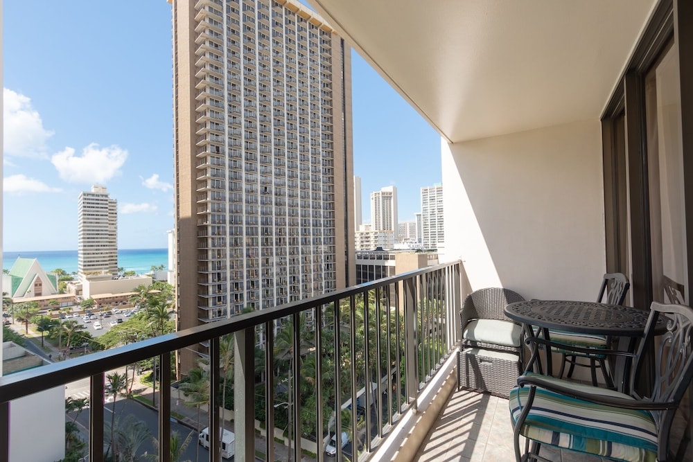 Modern 12th Floor Waikiki Banyan Condo with Partial Ocean Views by Koko Resort Vacation Rentals Honolulu - photo 19
